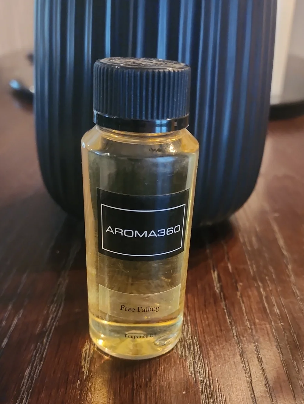 NWOT Aroma360 Free Falling 120ml Fragrance Oil